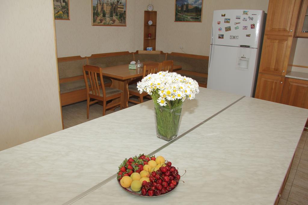 יירבאן Rafael Hostel מראה חיצוני תמונה