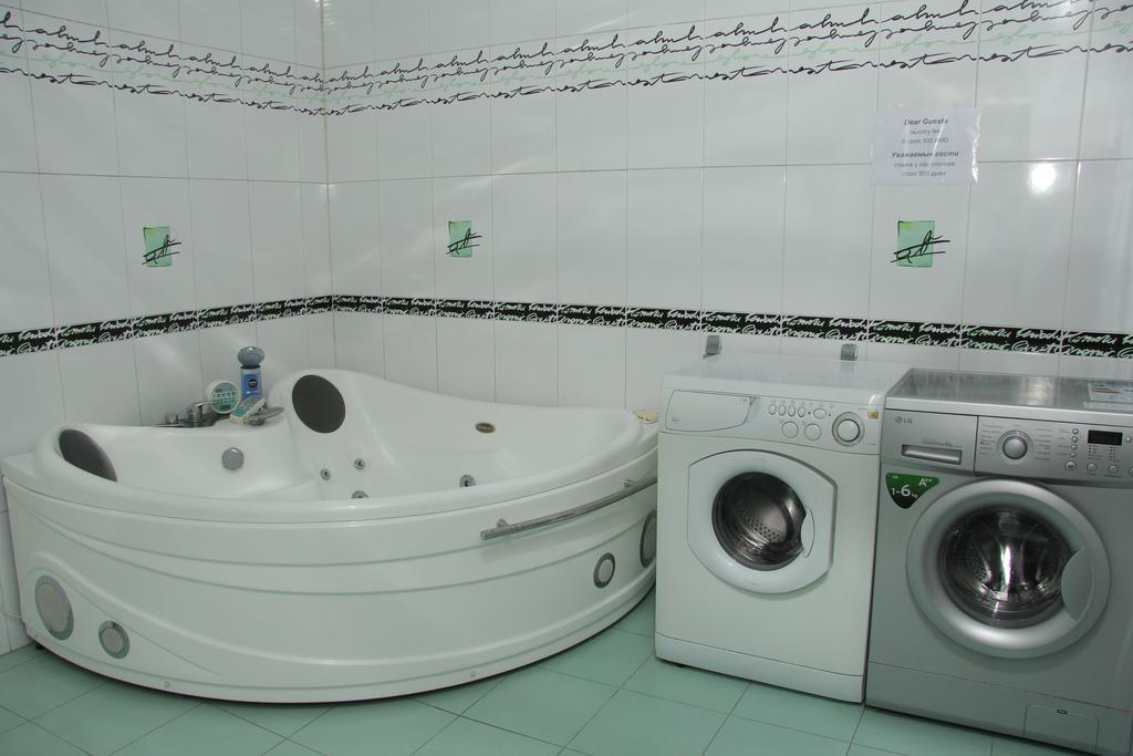 יירבאן Rafael Hostel מראה חיצוני תמונה