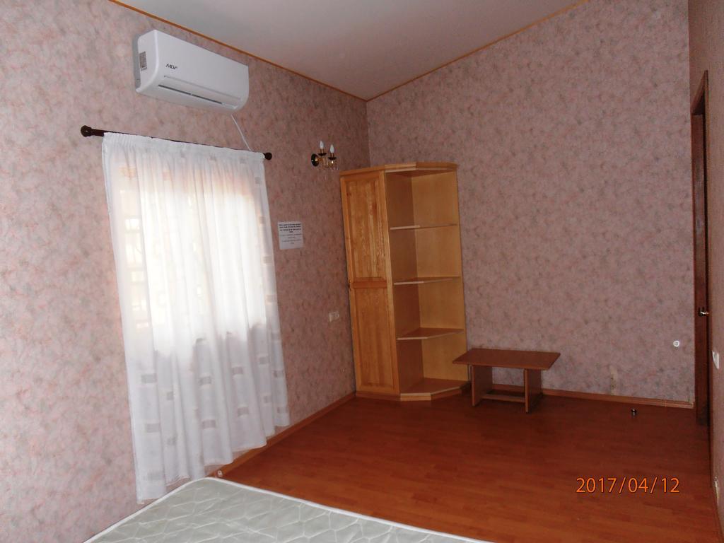 יירבאן Rafael Hostel מראה חיצוני תמונה