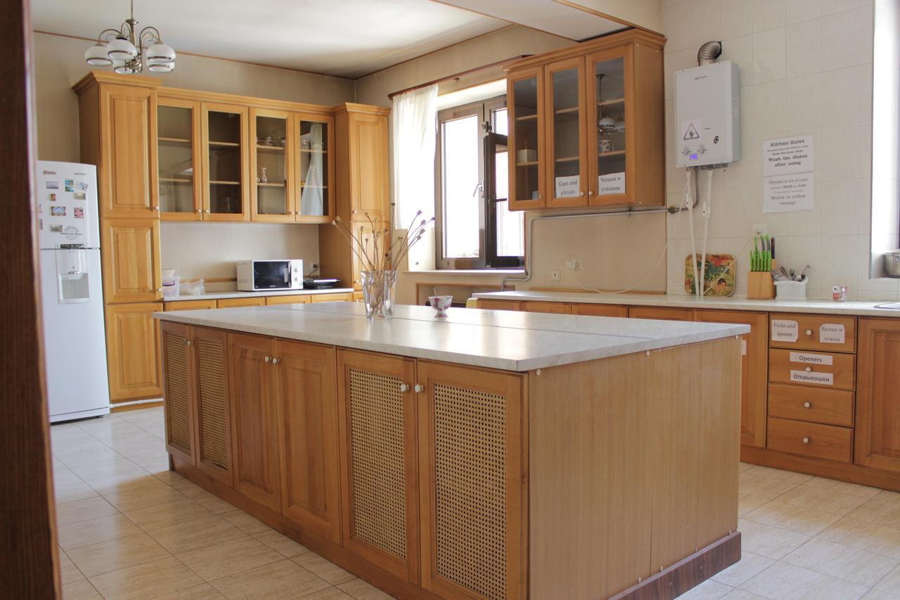 יירבאן Rafael Hostel מראה חיצוני תמונה