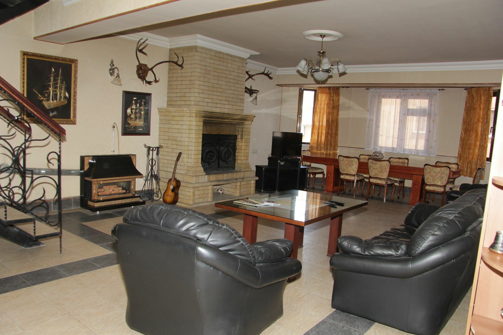 יירבאן Rafael Hostel מראה חיצוני תמונה